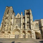 Visite de Bourges, Visita Bourges