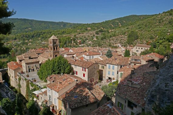 Guide Moustiers Saintes Maries