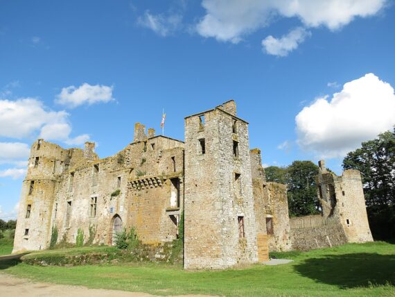 Guide Lassay les Chateaux