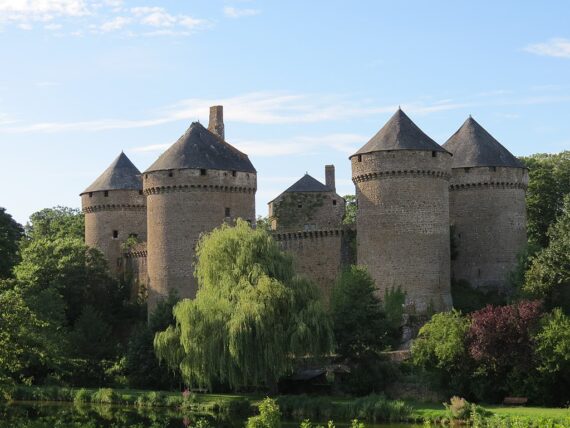 Guide Lassay les Chateaux